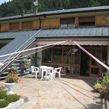 Отель Casa Per Ferie Paola Di Rosa Арта-Терме Экстерьер фото